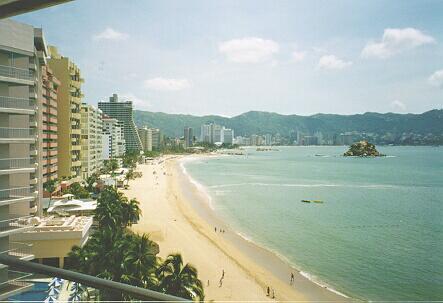 Vista panoramica da baia de Acapulco para esquerda.